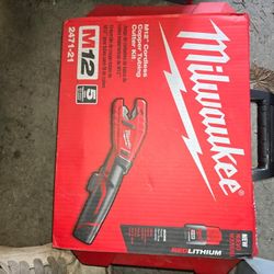 Milwaukee 2471-21 Copper Pipe Cutter