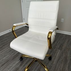 Desk Chair Like New