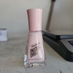 Sally Hansen Insta-Dri Nail Polish, In a Blush 239