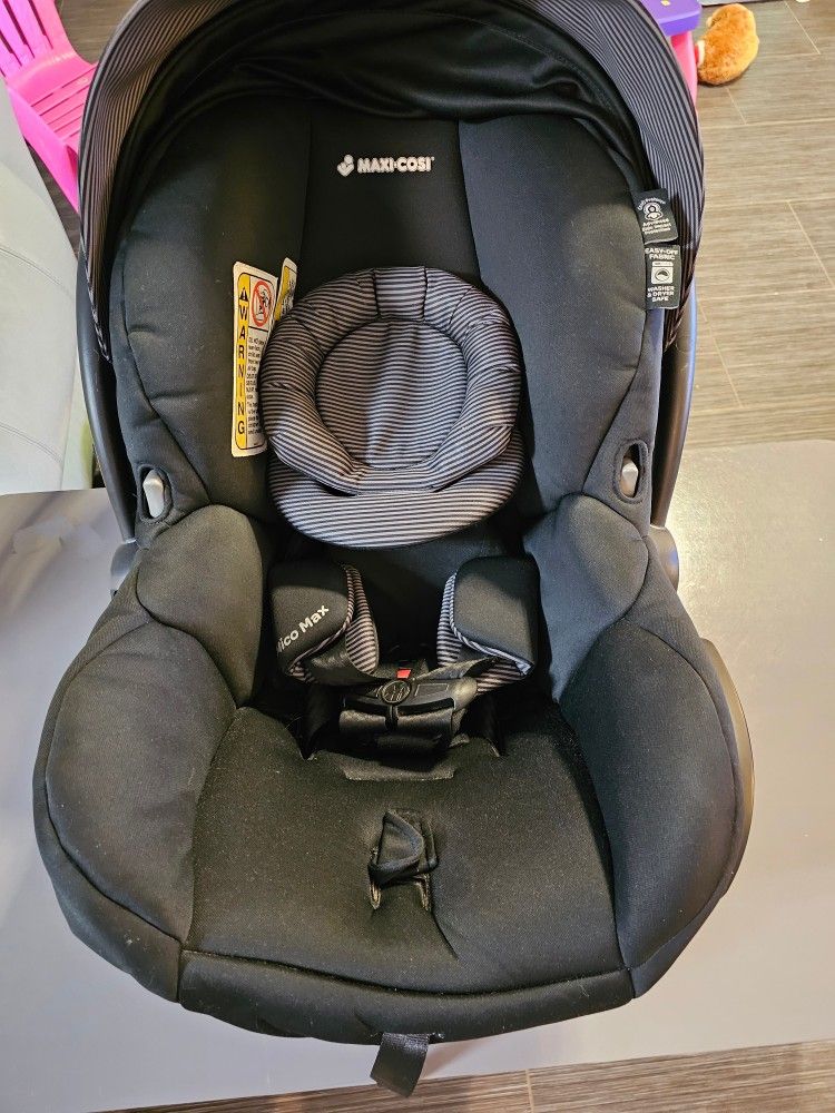 Price Reduced! MaxiCosi Mico Max 30 Infant Car Seat + Car Seat Base + Bonus Travel Bag