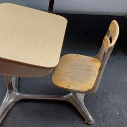 School Desks 2 Kids Retro Missoula