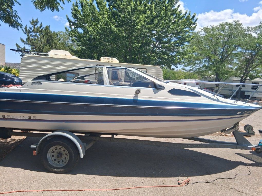 89 Bayliner Capri