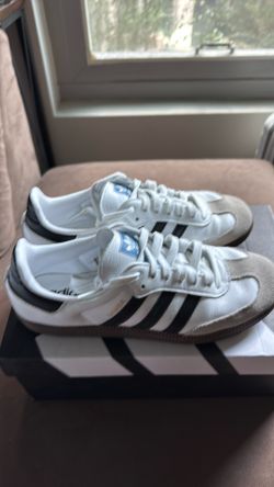 Adidas like new Samba’s black-and-white very little wear 7.5 size