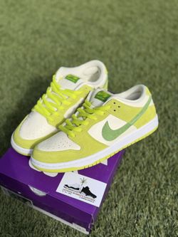 Nike Dunk Low SB Green Apple Size 10