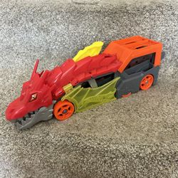 Hot Wheels City Dragon Launch Transporter