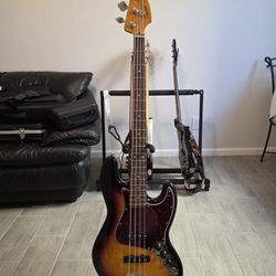 Squier Classic 60’s Jazz Bass By Fender