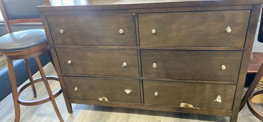 Dresser