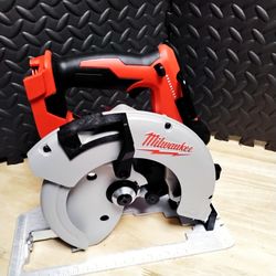 MILWAUKEE M18 CORDLESS BRUSHLESS CIRCULAR SAW 7 1/4 IN