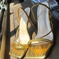 7.5 Gold Kitten Heels
