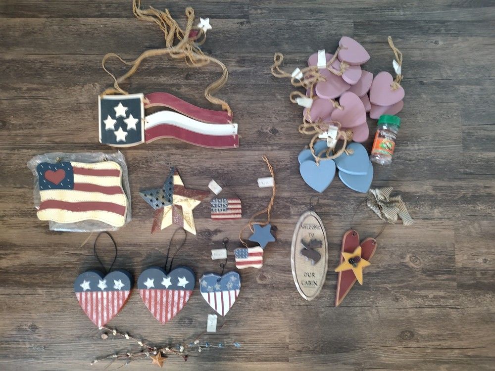 DECORATIONS / CRAFT ITEMS