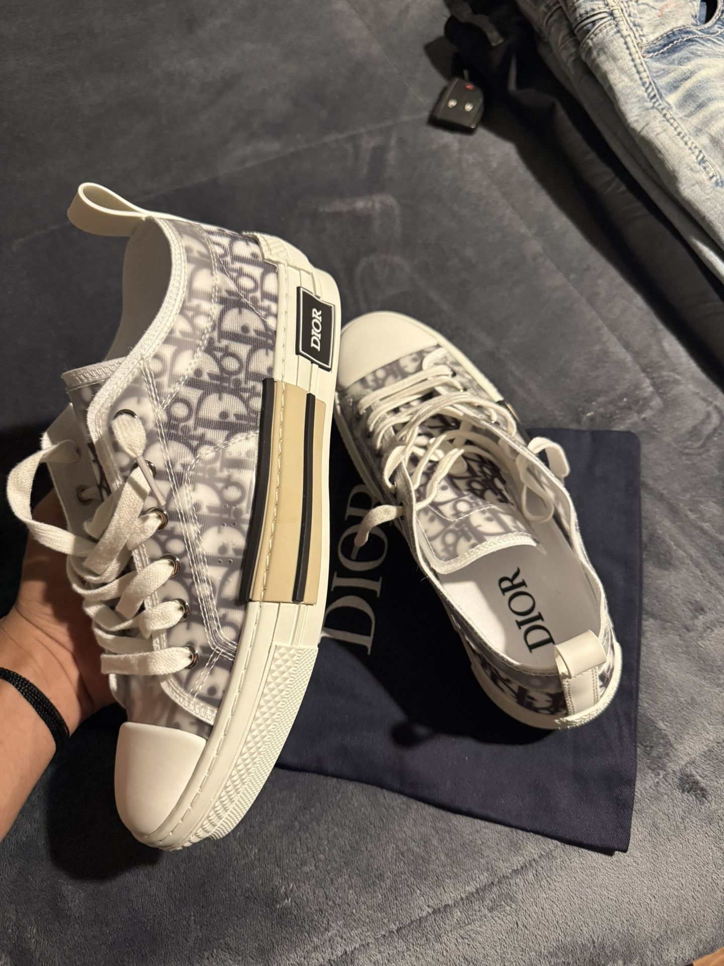 Dior B23