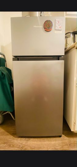 Mini Fridge w/ Freezer