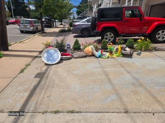 Free kids stuff everything working condition and household items