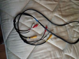 Av cables for sale read DESCRIPTION FIRST COME FIRST SERVE