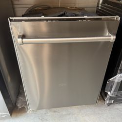 DBI664PHXXLS Asko 24" 40 Series Dishwasher/Pro Handle/ 9 Spray Wash System - 42 dBa Stainless Steel