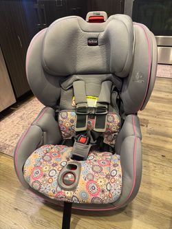 Britax Advocate ClickTight Convertible Car Seat - Expires 2029