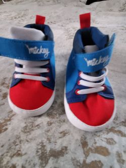 Walt Disney Booties 6-9 Months 