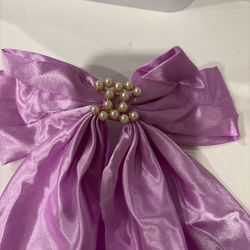 Custom clip bow