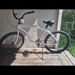 Three speed beach cruiser.\nSacrificed too much