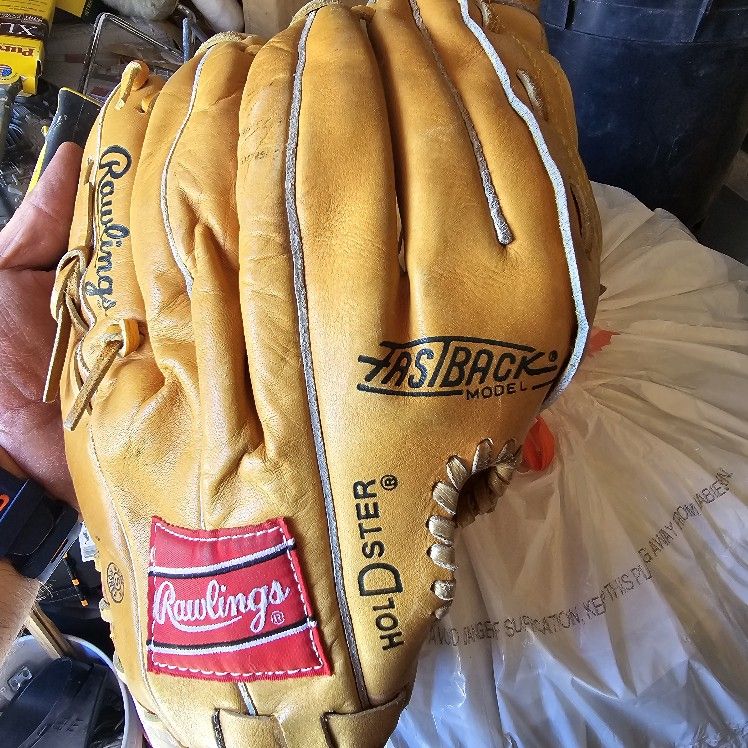 Rawllings Baseball Glove.