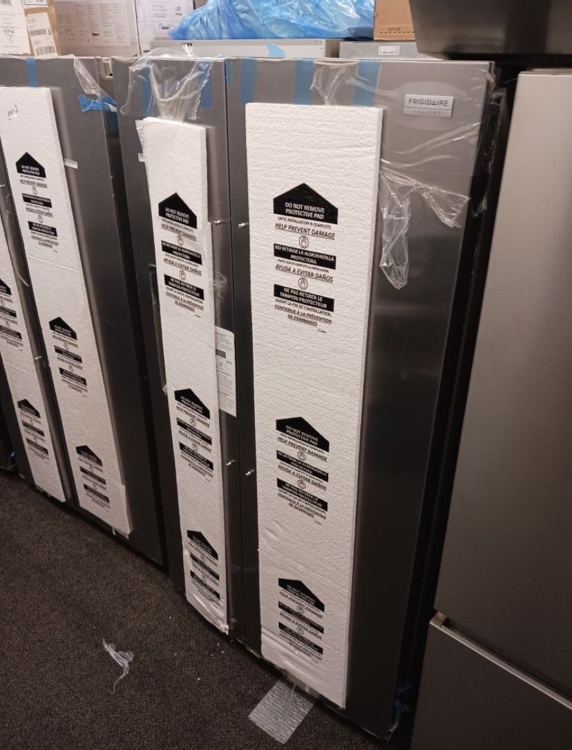 New ! Frigidaire Gallery Stainless Steel Side By Side Fridge!