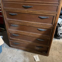 Sturdy 5-Drawer Wooden Dresser – Great Storage, One Drawer Needs Repair