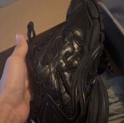 balenciaga runners 7.5