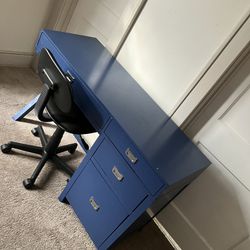 Desk With Chair 