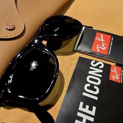 Ray-Ban Folding Wayfarer Sunglasses Black Plastic Frame & Lens w/ Case & Docs