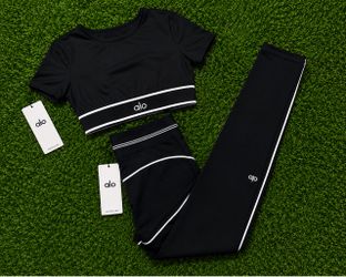 Alo Yoga Black Crop Top and Leggings Set