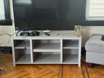 TV Stand 50”