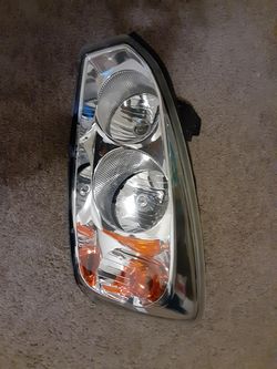 06 CHEVY MALIBU HEADLIGHT...
