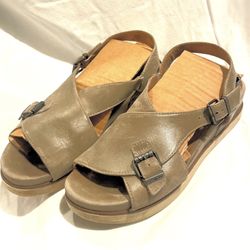 Bussola 9m Taupe Leather Sandals
