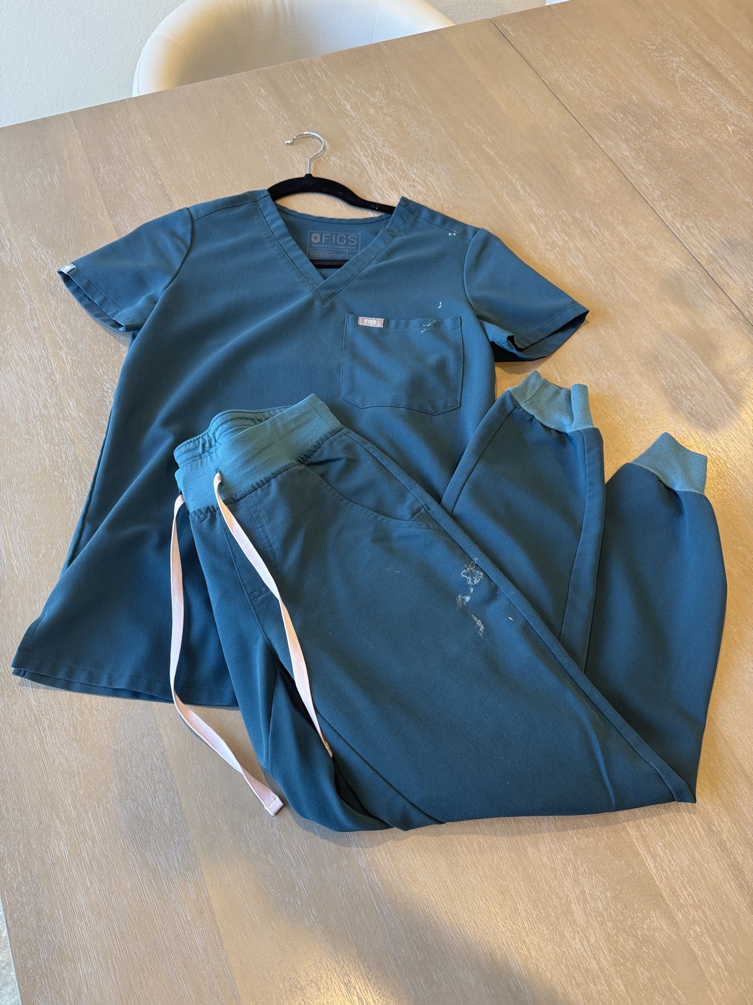 FIGS Carribean Blue Petite Scrub Set