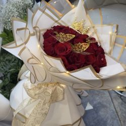 25 stems ramo buchon / valentines flower arrangement 