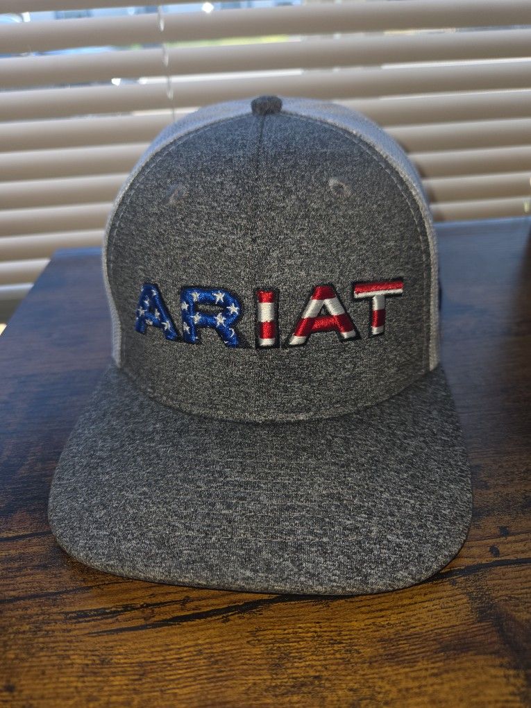 Ariet Hat