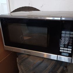 $40 Westinghouse Stainless Microwave – Works Great