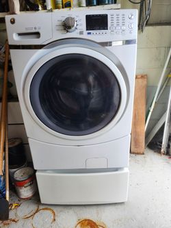 GE ELECTRIC FRONT LOADING WASHING MACHINE 3 YERS OLD EXCELLENT WORKING CONDITION PICK UP IN BRIDGEPORT