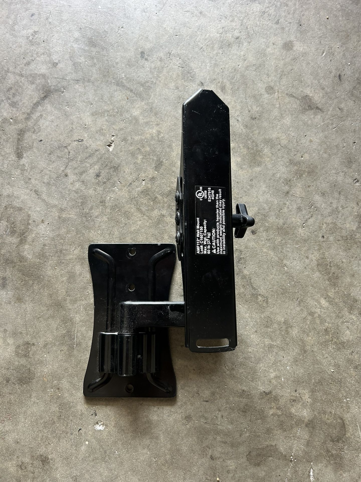 TV MOUNT