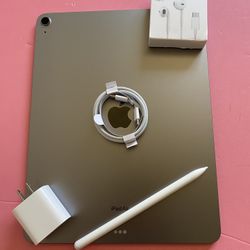 Apple IPad Air 13” (13” Liquid Retina Display / M2 chip / 2024  model) 128GB with Pen, keyboard & Accessories 