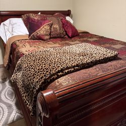 Sleigh Bedroom Set