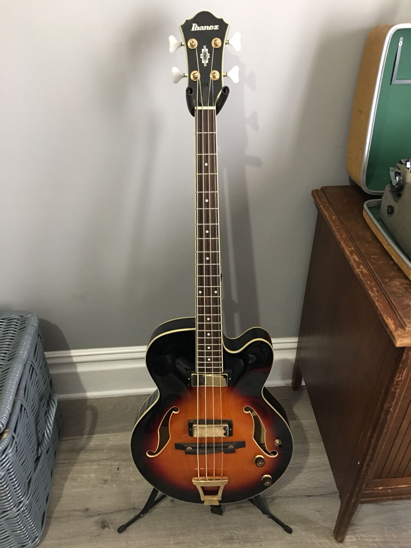 Ibanez bass guitar AFB200 for sale