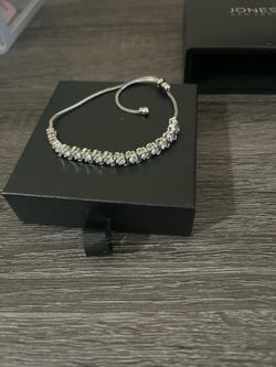 Tennis bracelet