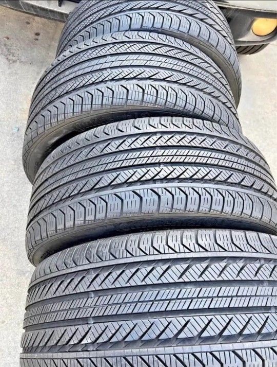 235 50 19 Tires Con 80% De Vida Las 4 De La Marca CONTINENTAL
