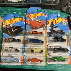 Assorted Lot Of Hot Wheels 