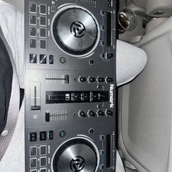 Numark DJ Controller 