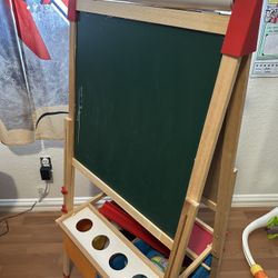 Kid’s Wooden Easel 