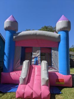 Bounce House 