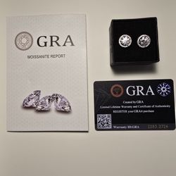 Brand new real authentic VVS1 2.0 carat moissanite diamond halo earringsThese brand new VVS1 2.0 carat moissanite diamond halo earrings