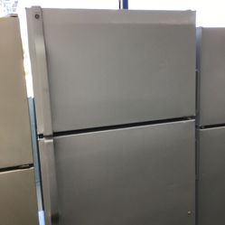 GE 17 Cu Ft Top And Bottom Fridge. 1 year Warranty 